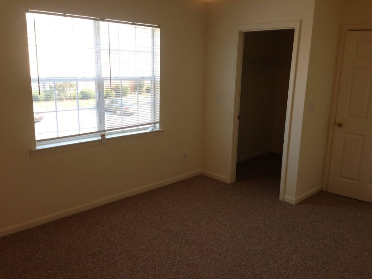 Apartment for rent at 1716 Hillyer Robinson Industrial Parkway, Oxford, AL 36203