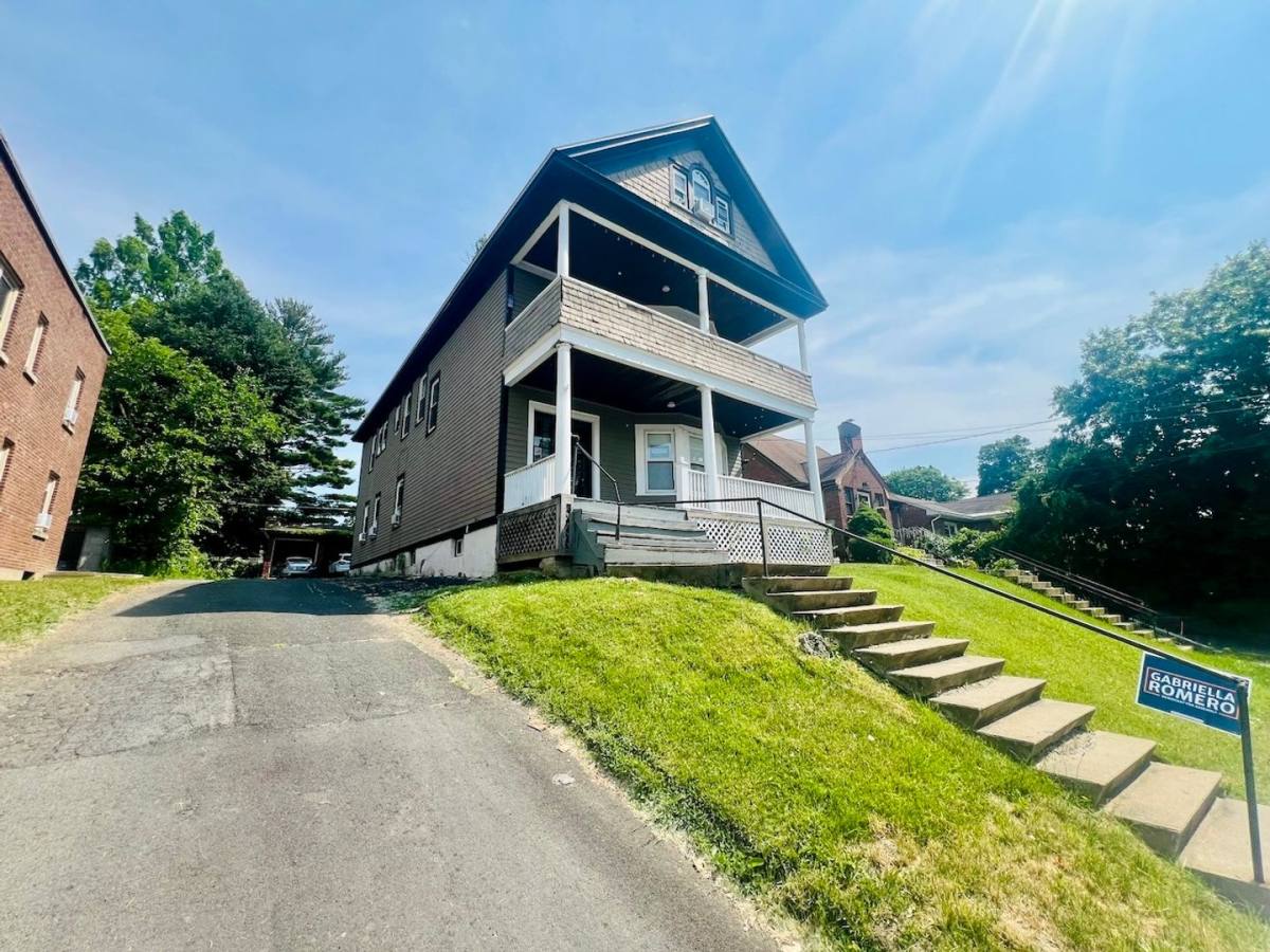 Apartment for rent at 69 Winthrop Ave, Albany, NY 12203
