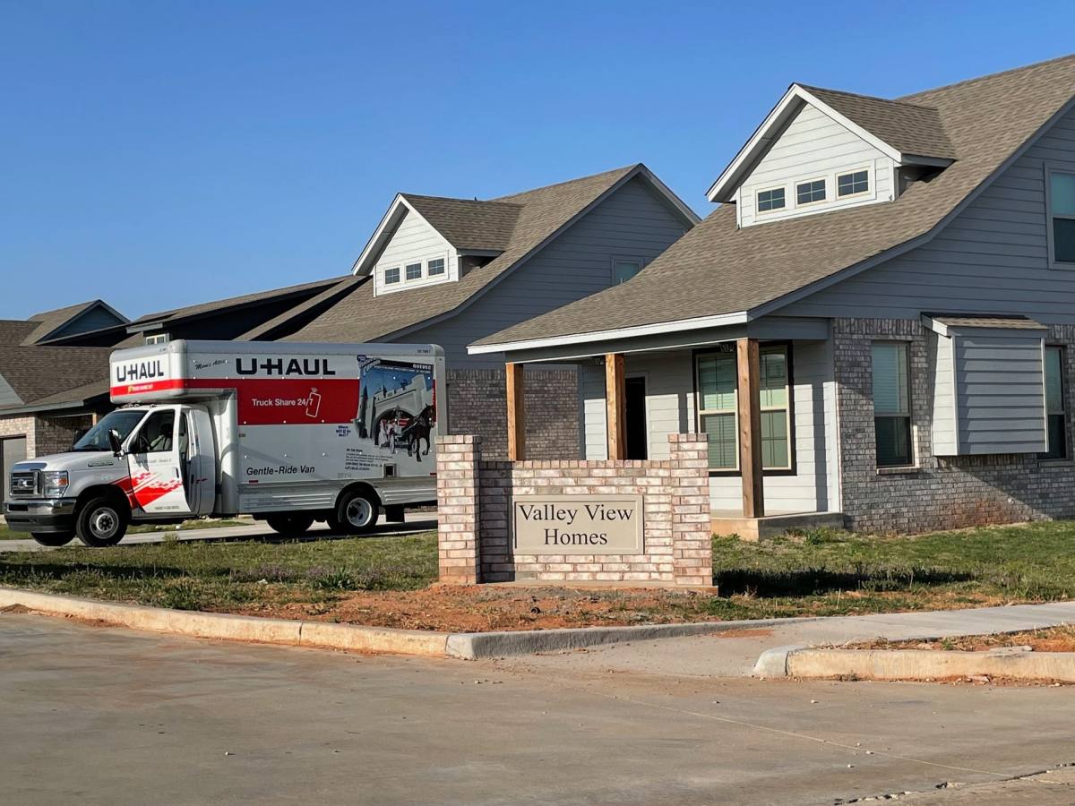Apartment for rent at 2730 Valley View Circle, Chickasha, OK 73018