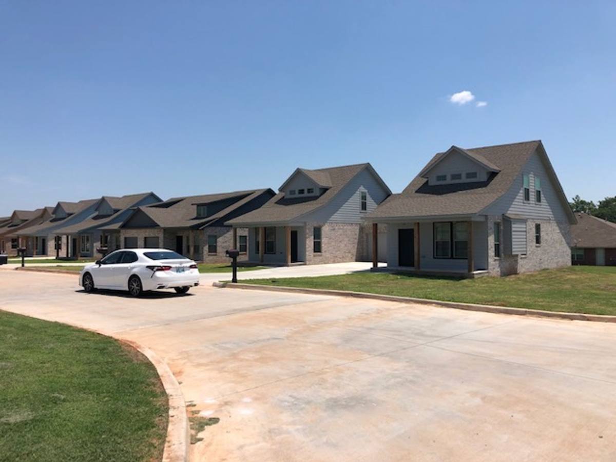Apartment for rent at 2730 Valley View Circle, Chickasha, OK 73018
