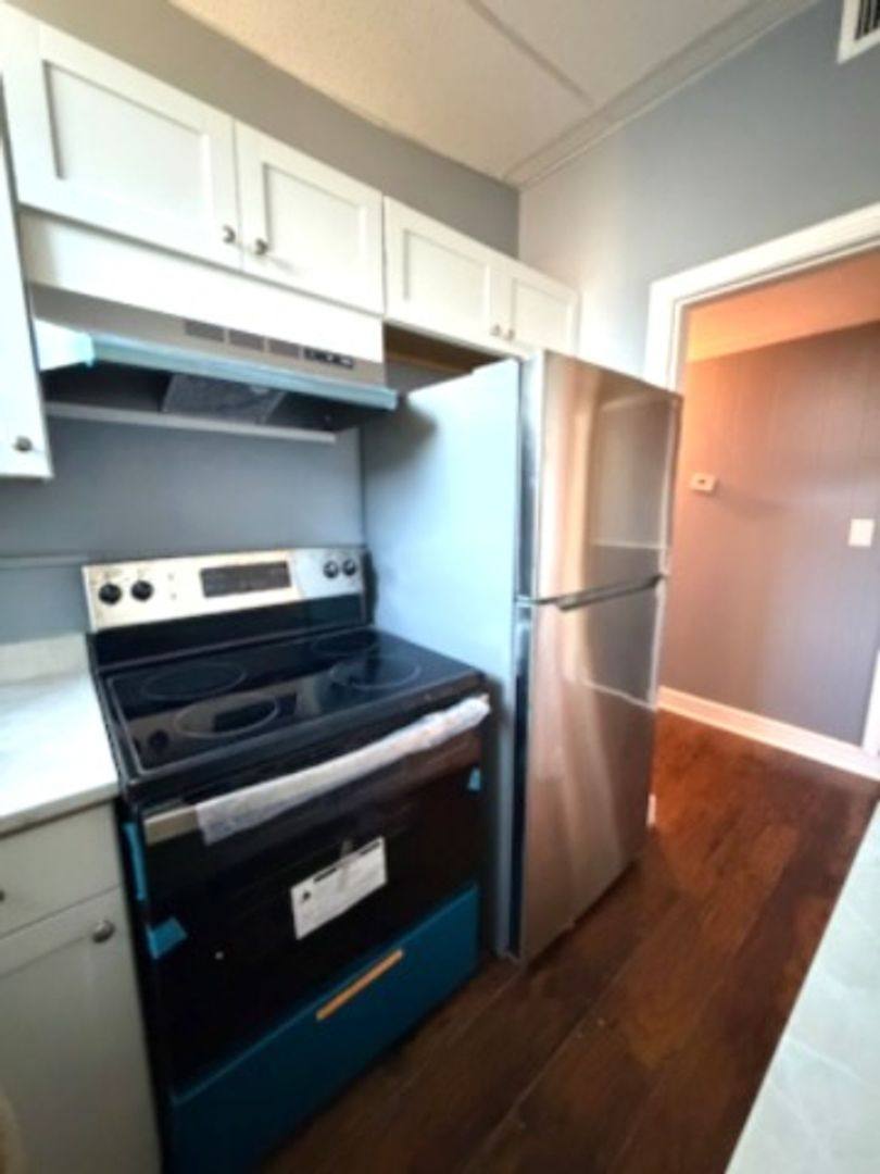 Apartment for rent at 8 Saint John St, West Warwick, RI 02893