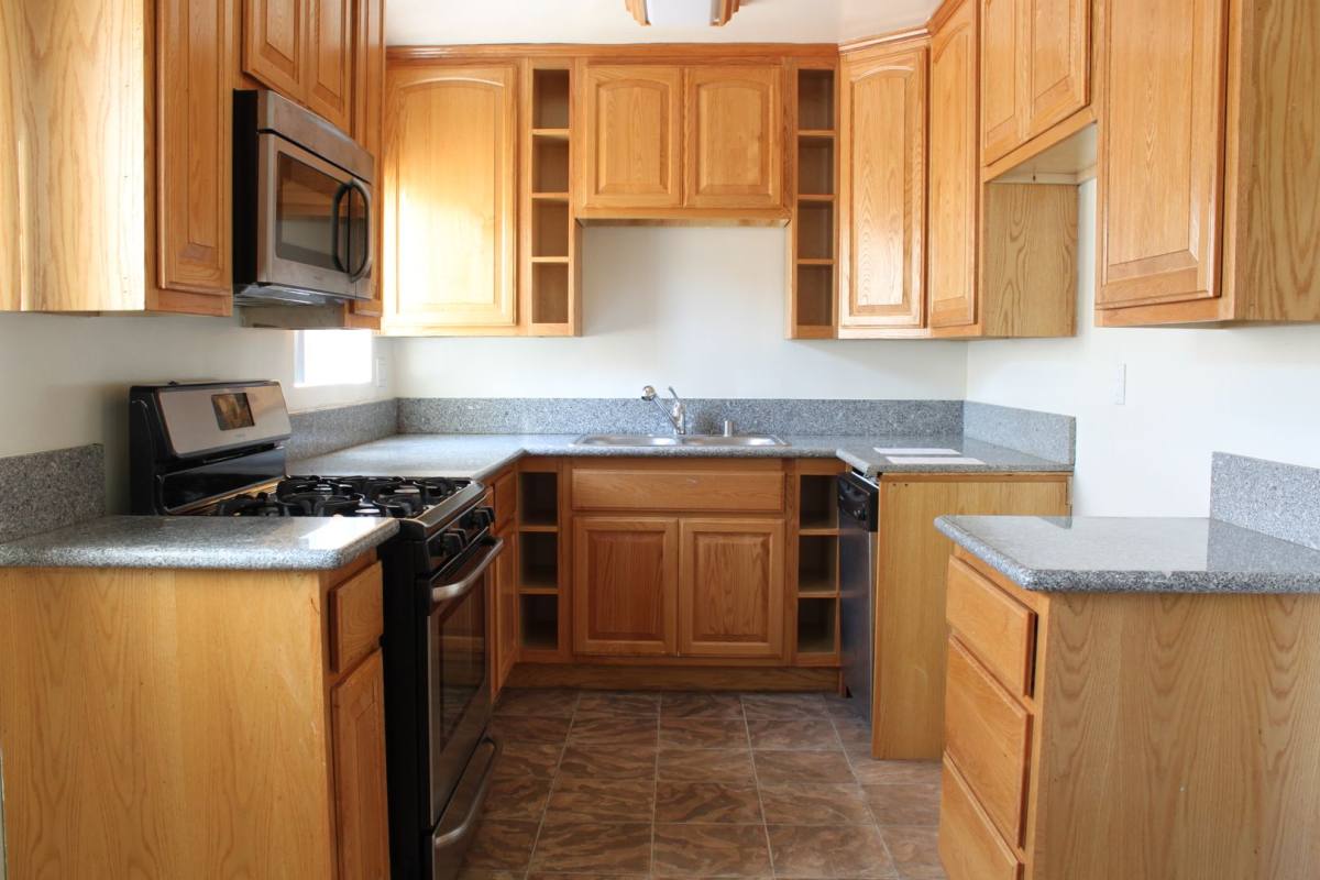 Apartment for rent at 1167 So Fairfax Ave, Los Angeles, CA 90019