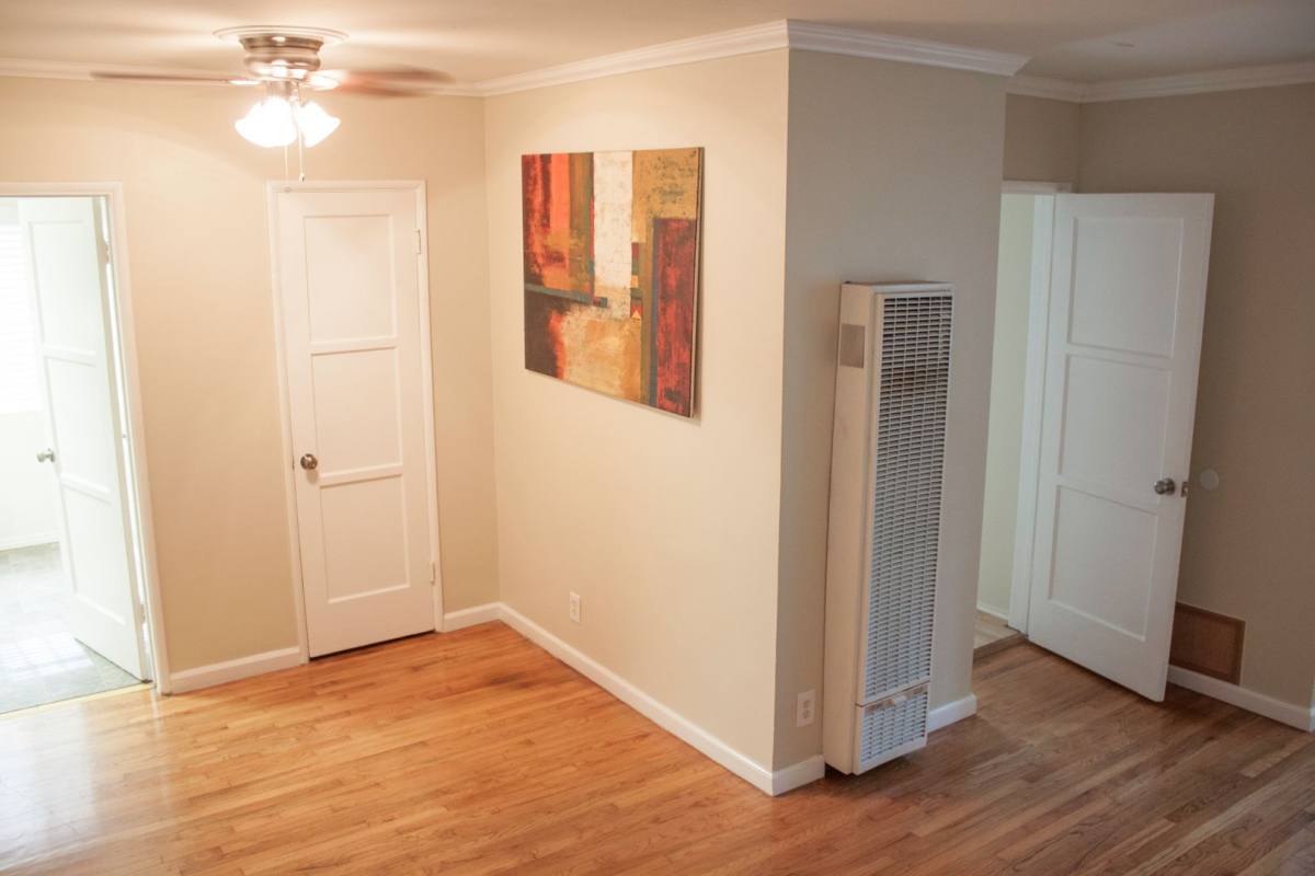 Apartment for rent at 1167 So Fairfax Ave, Los Angeles, CA 90019