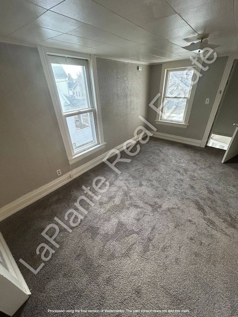 Apartment for rent at 3950 Woodhaven Dr, Toledo, OH 43612