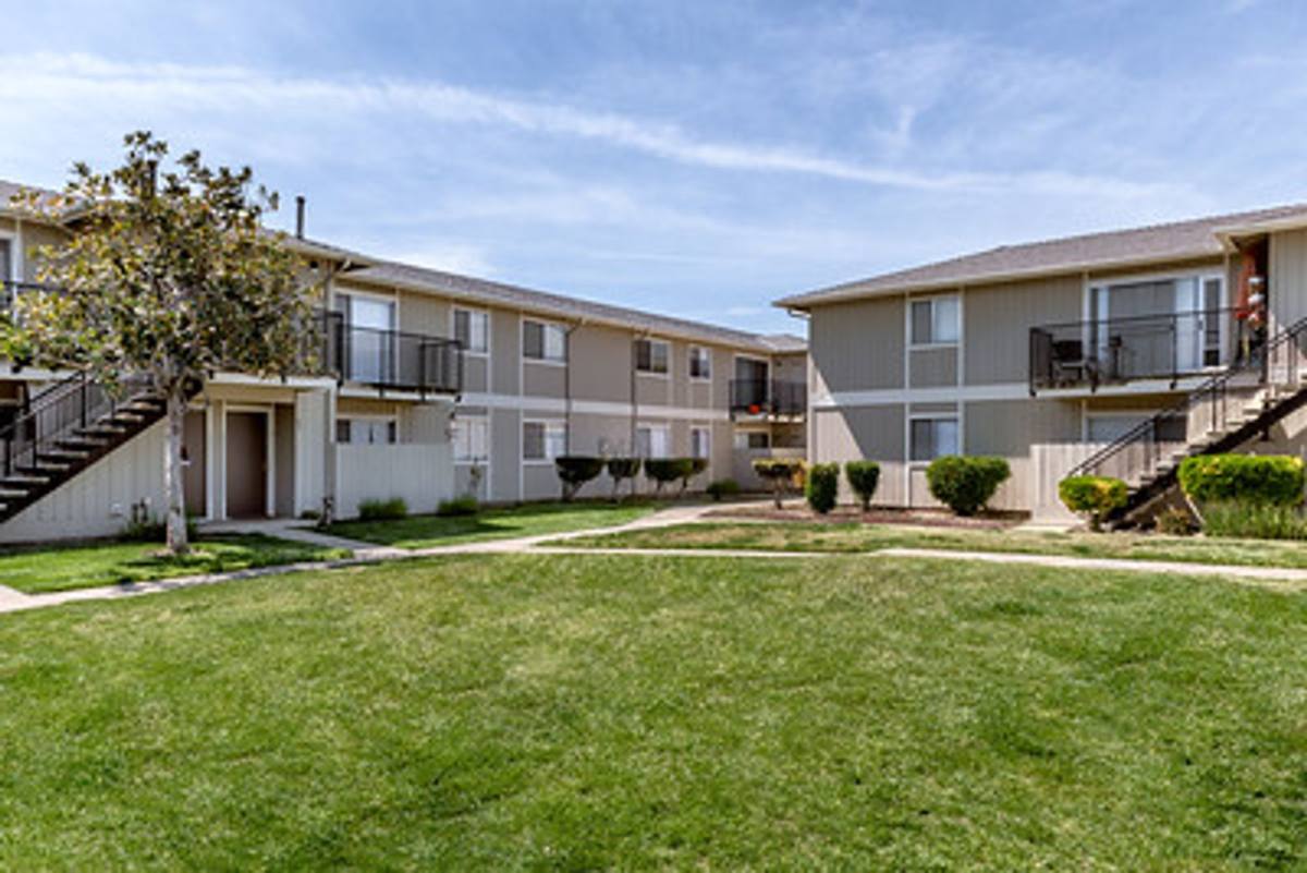 Apartment for rent at 1169 Beverly Dr, Lemoore, CA 93245