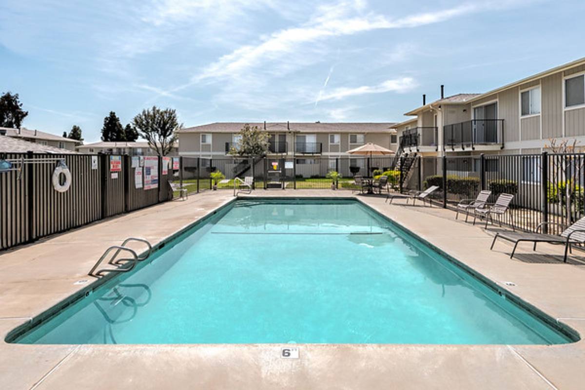 Apartment for rent at 1169 Beverly Dr, Lemoore, CA 93245