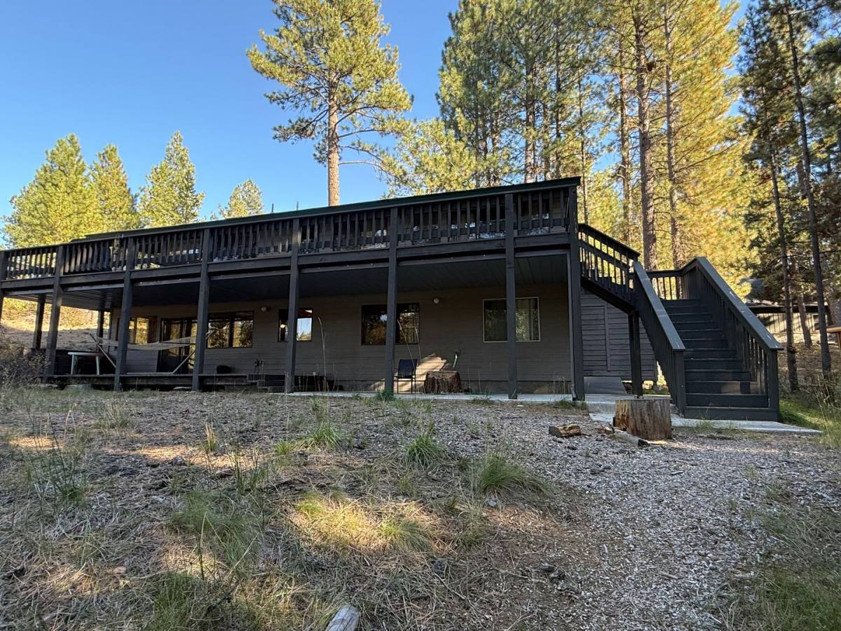 House for rent at 17066 Cooper Dr, Bend, OR 97707