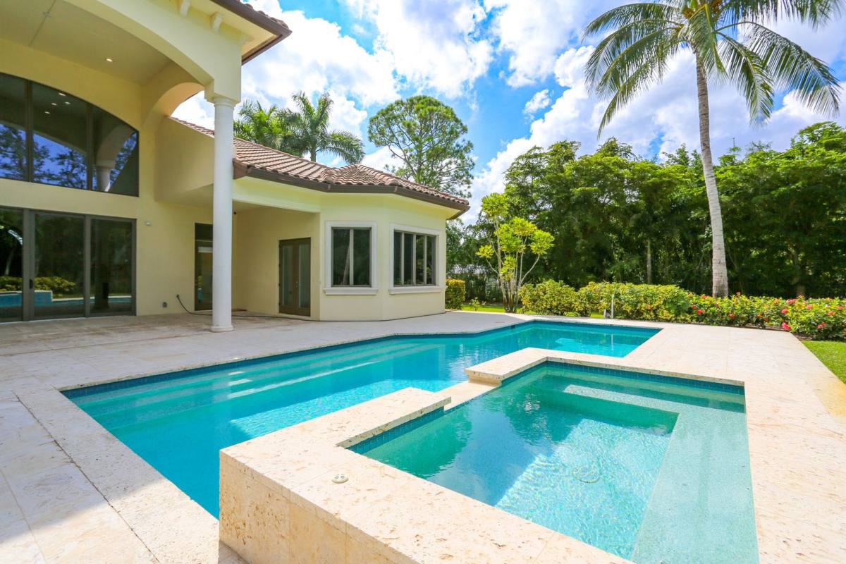 House for rent at 823 Cassena Rd, Naples, FL 34108