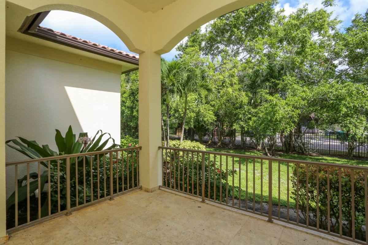 House for rent at 823 Cassena Rd, Naples, FL 34108