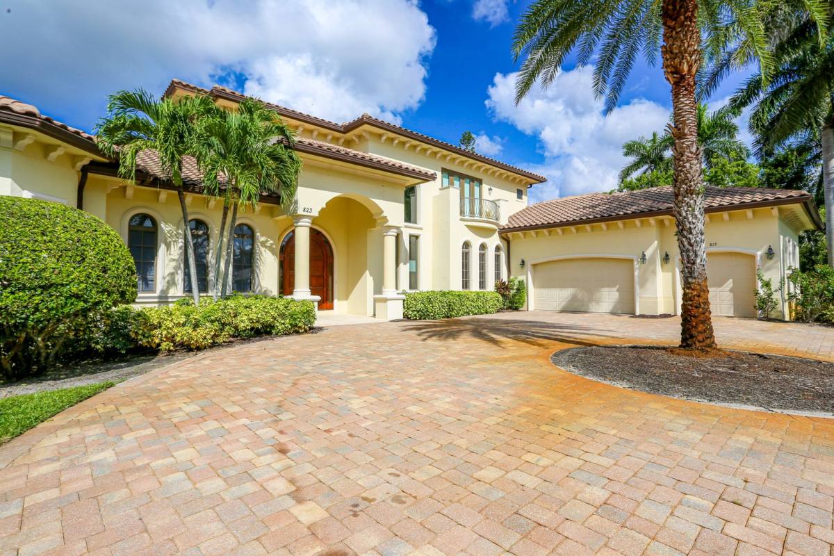 House for rent at 823 Cassena Rd, Naples, FL 34108