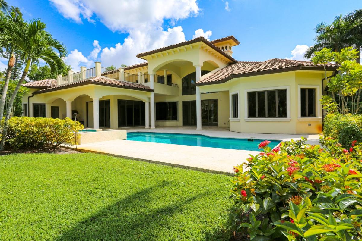 House for rent at 823 Cassena Rd, Naples, FL 34108