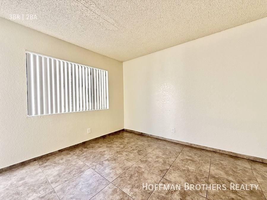 Apartment for rent at 8926 Burnet Ave #110, North Hills, CA 91343