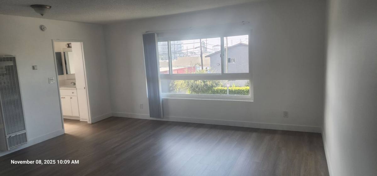 Apartment for rent at 3770 Vinton Ave, Los Angeles, CA 90034