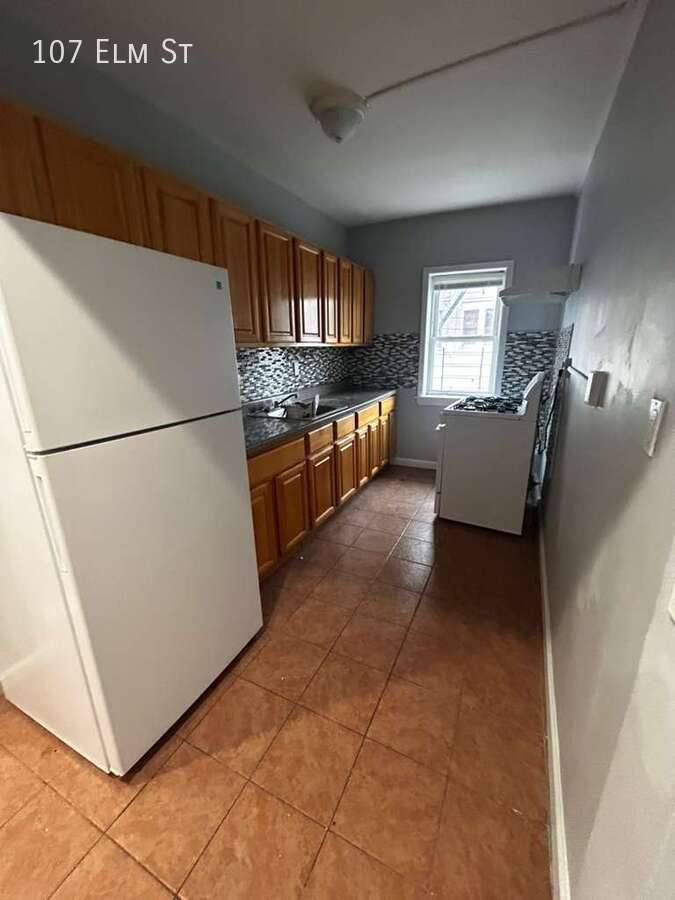 Apartment for rent at 107 Elm St, Yonkers, NY 10701