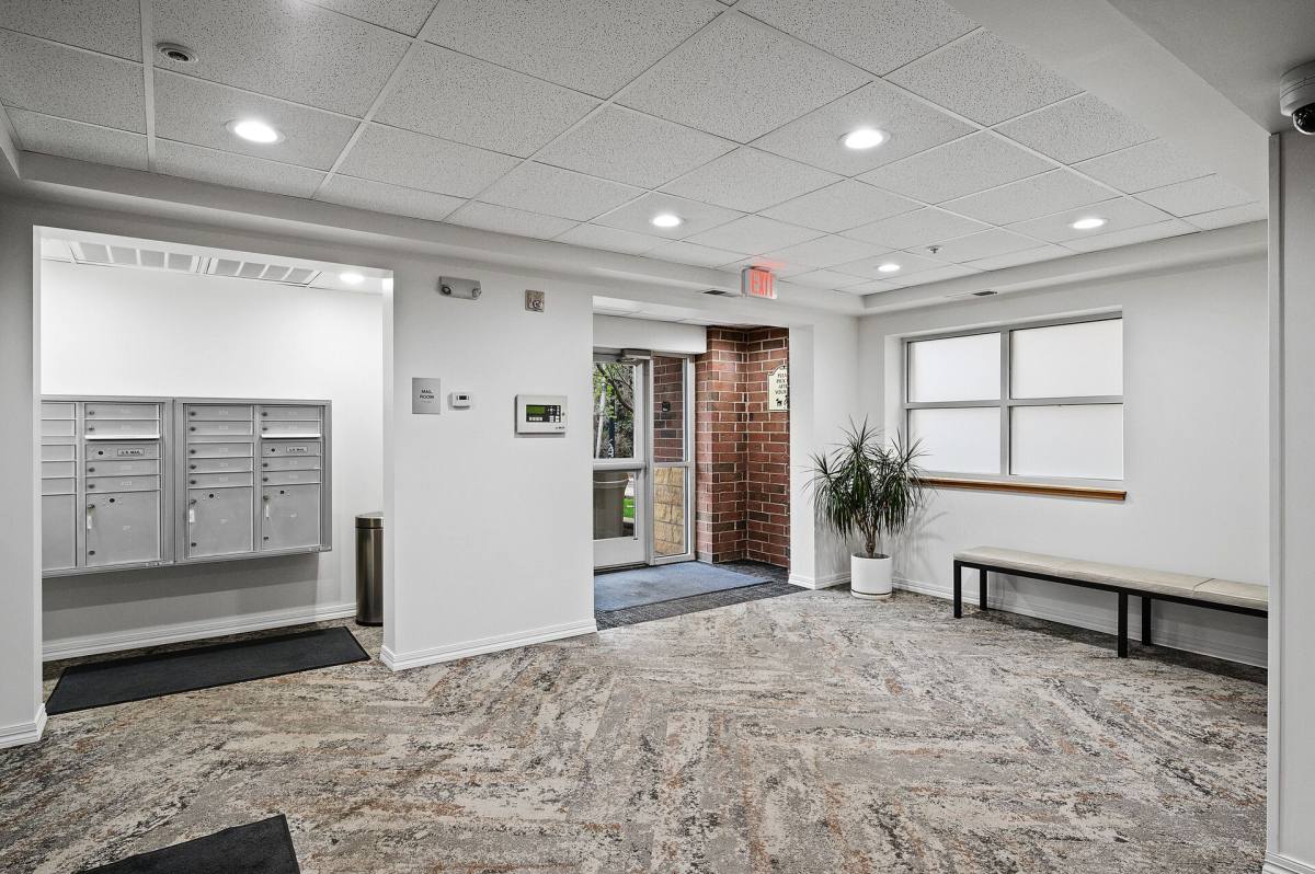 Apartment for rent at 500 W Franklin Ave, Minneapolis, MN 55405