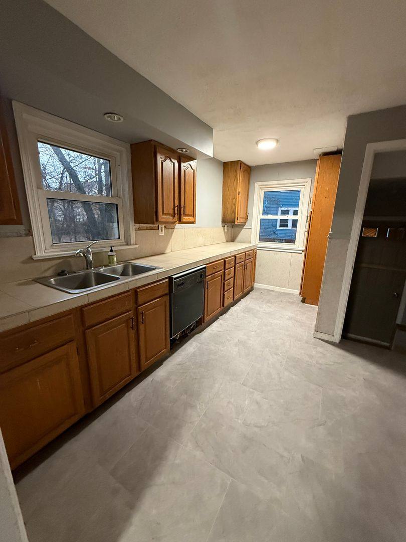 House for rent at 3761 E 144th St, Cleveland, OH 44128