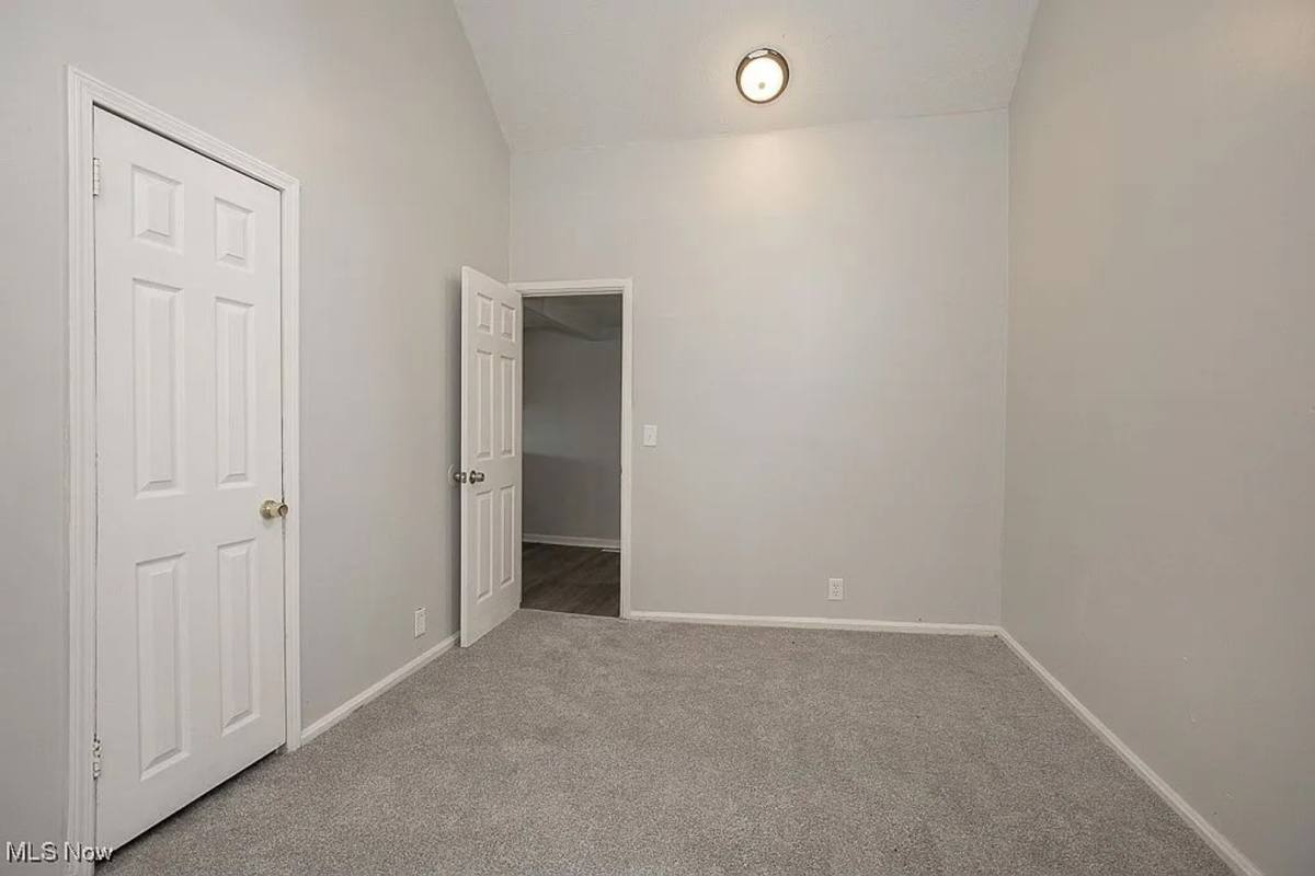 House for rent at 1037 Washington Ave, Lorain, OH 44052
