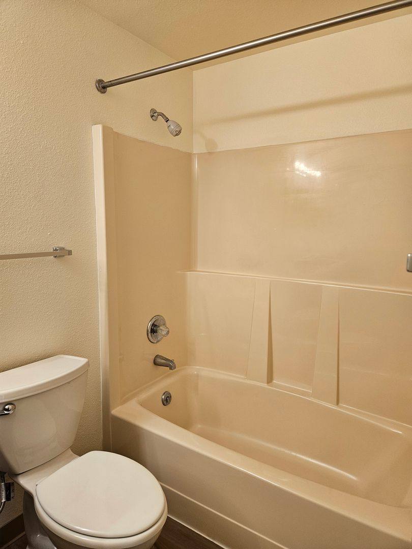 Apartment for rent at 150 SW 156th St, Seattle, WA 98166