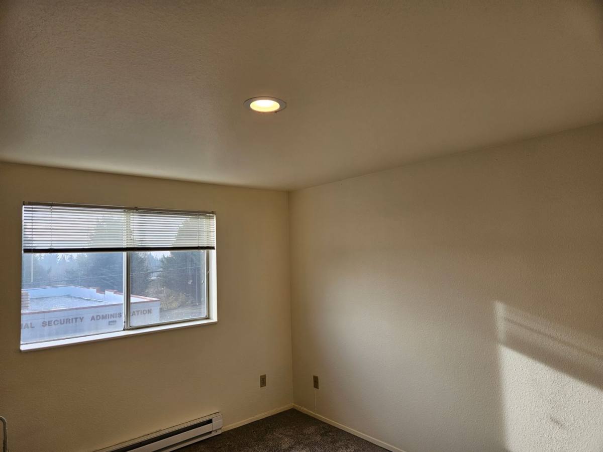 Apartment for rent at 150 SW 156th St, Seattle, WA 98166
