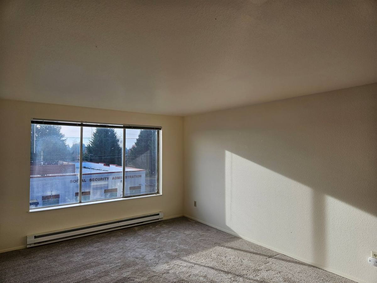 Apartment for rent at 150 SW 156th St, Seattle, WA 98166