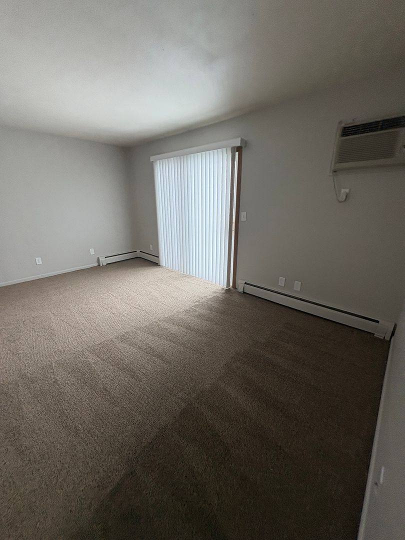 Apartment for rent at 3908-3947 E 23rd St, Des Moines, IA 50317