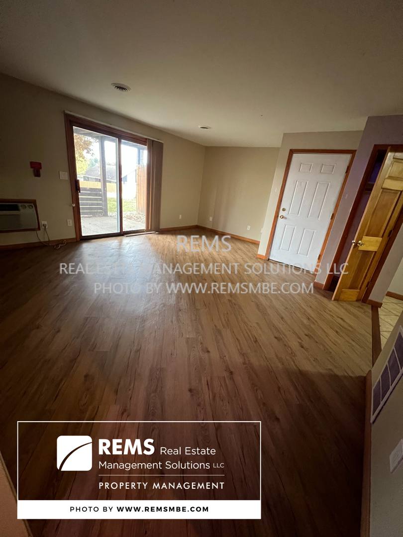 Apartment for rent at 1185 E Hiawatha Dr, Wisconsin Dells, WI 53965