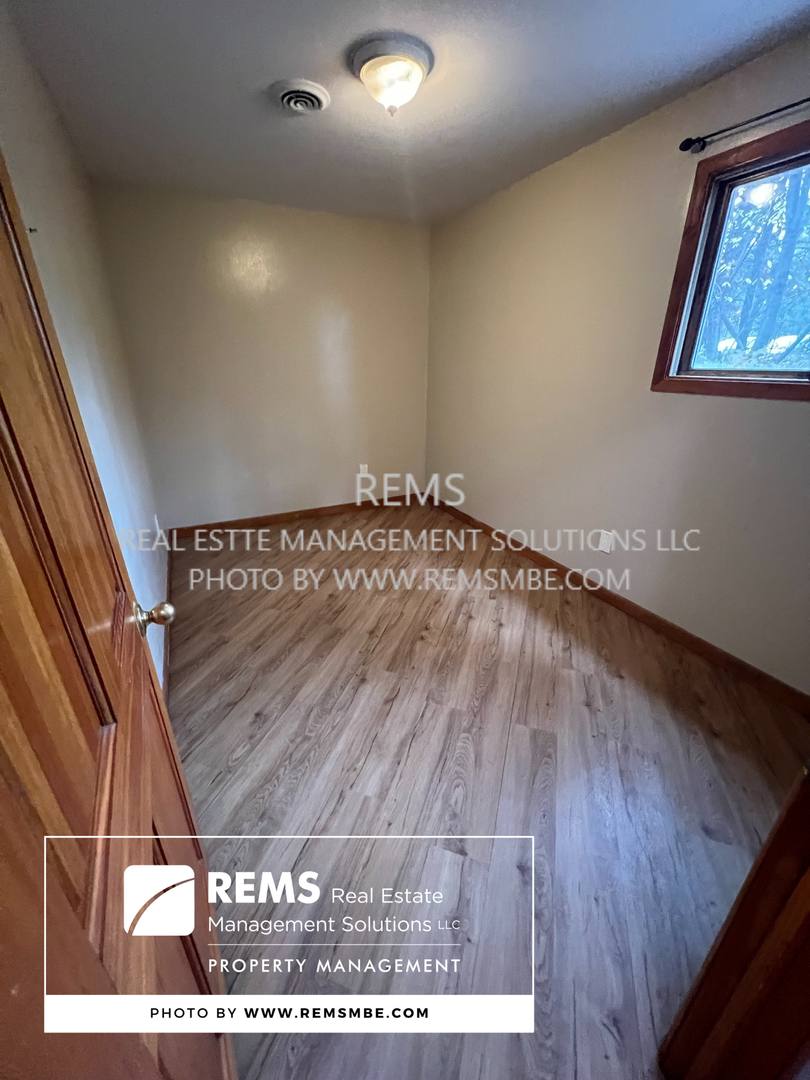 Apartment for rent at 1185 E Hiawatha Dr, Wisconsin Dells, WI 53965