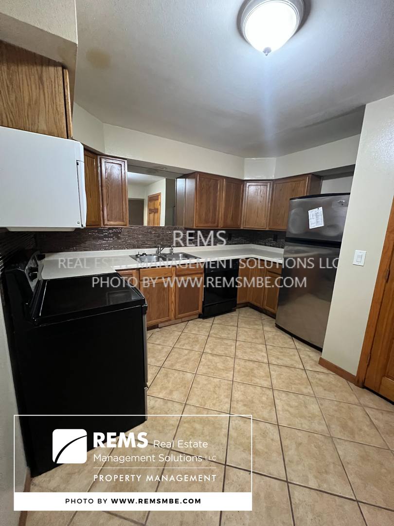 Apartment for rent at 1185 E Hiawatha Dr, Wisconsin Dells, WI 53965