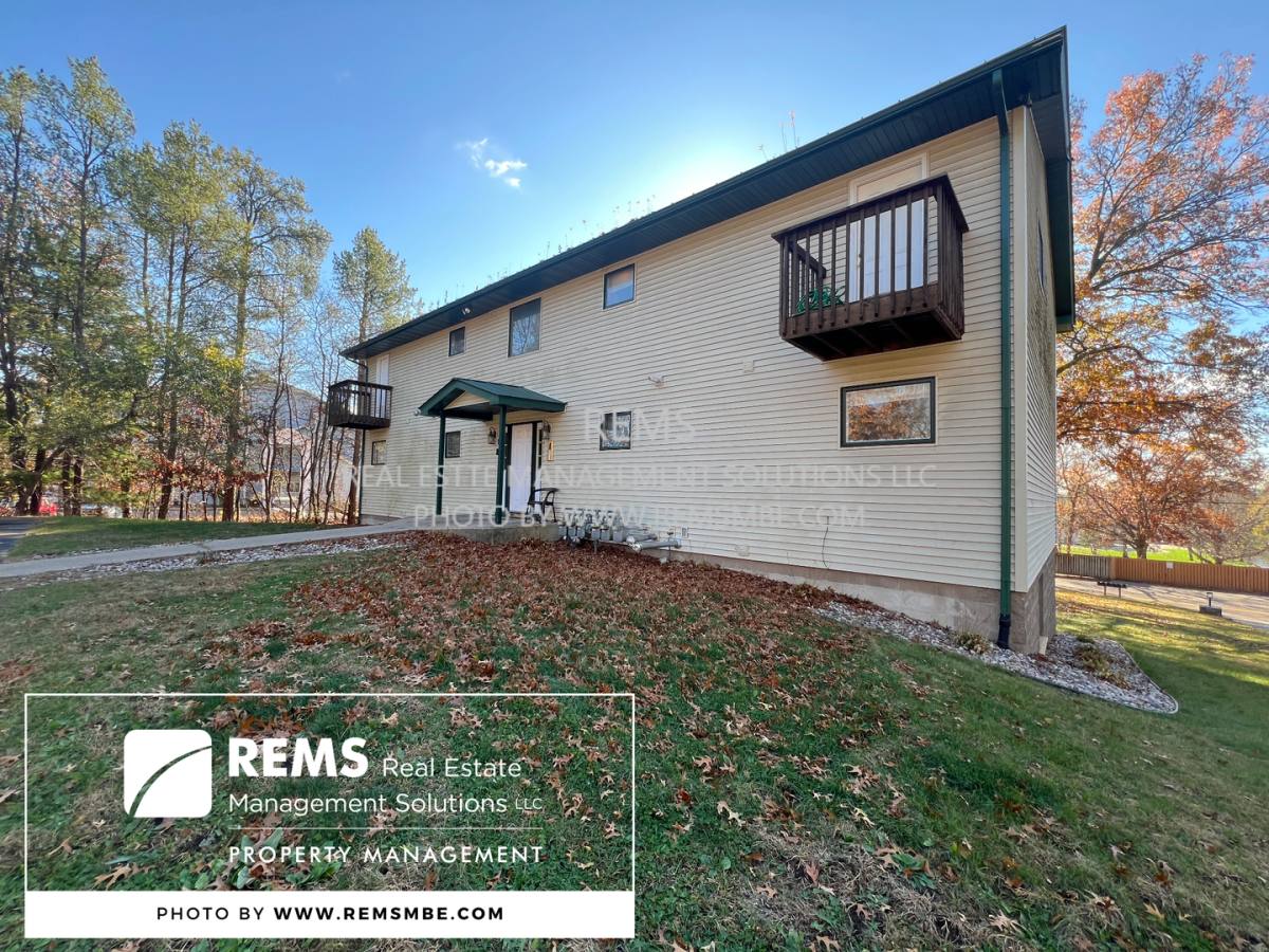 Apartment for rent at 1185 E Hiawatha Dr, Wisconsin Dells, WI 53965