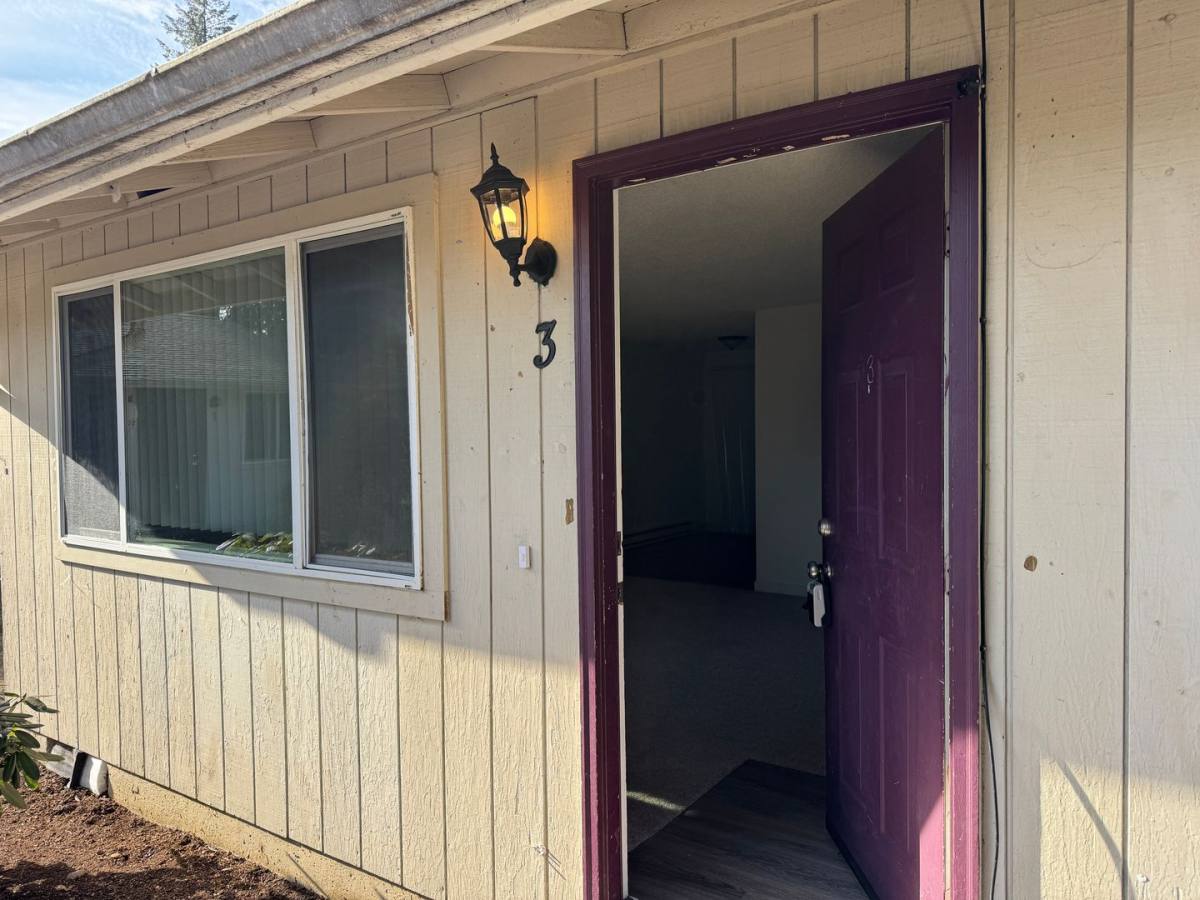 Apartment for rent at 3306-3312 E 18th St, Vancouver, WA 98661