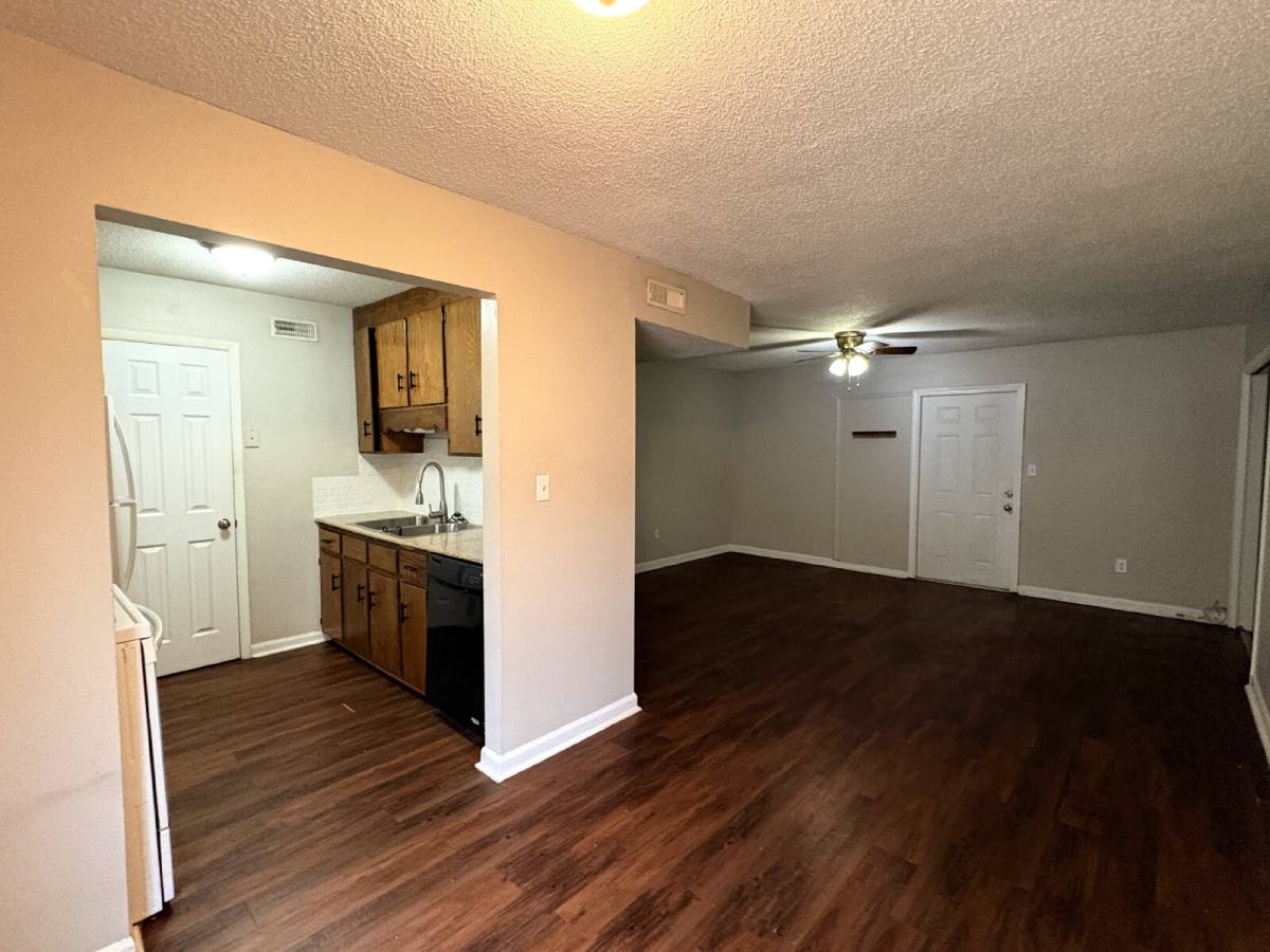 Apartment for rent at 821 E Cottonwood Rd #2, Dothan, AL 36301