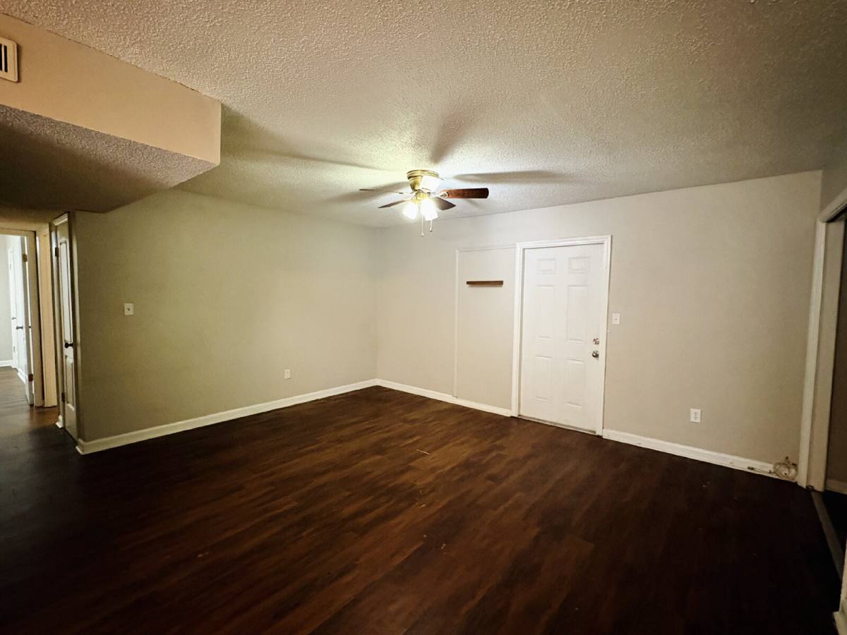 Apartment for rent at 821 E Cottonwood Rd #2, Dothan, AL 36301
