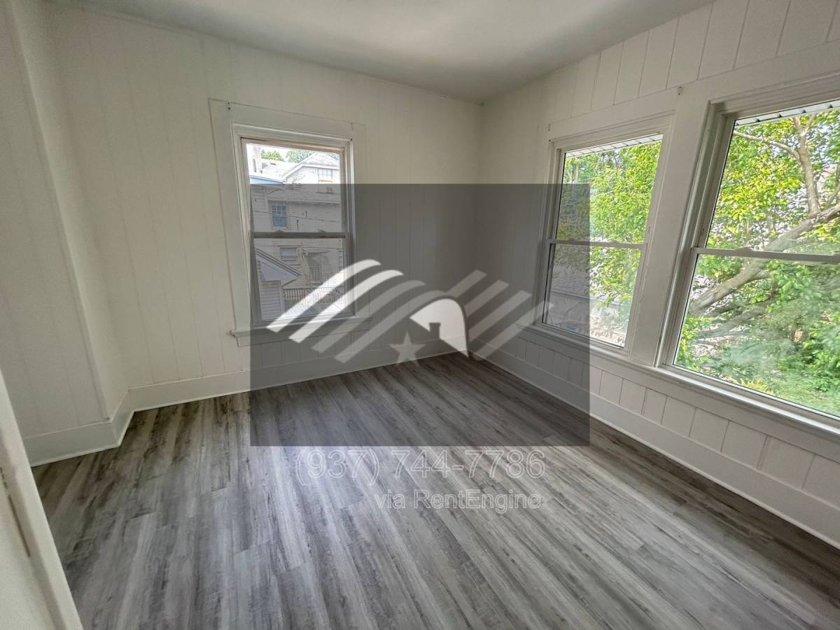 Apartment for rent at 951 Ferndale Ave, Dayton, OH 45406