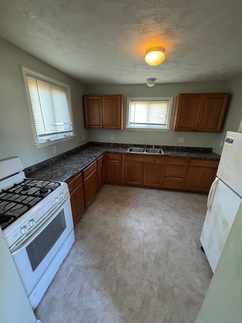Apartment for rent at 601 Farnsworth Ave, Clairton, PA 15025
