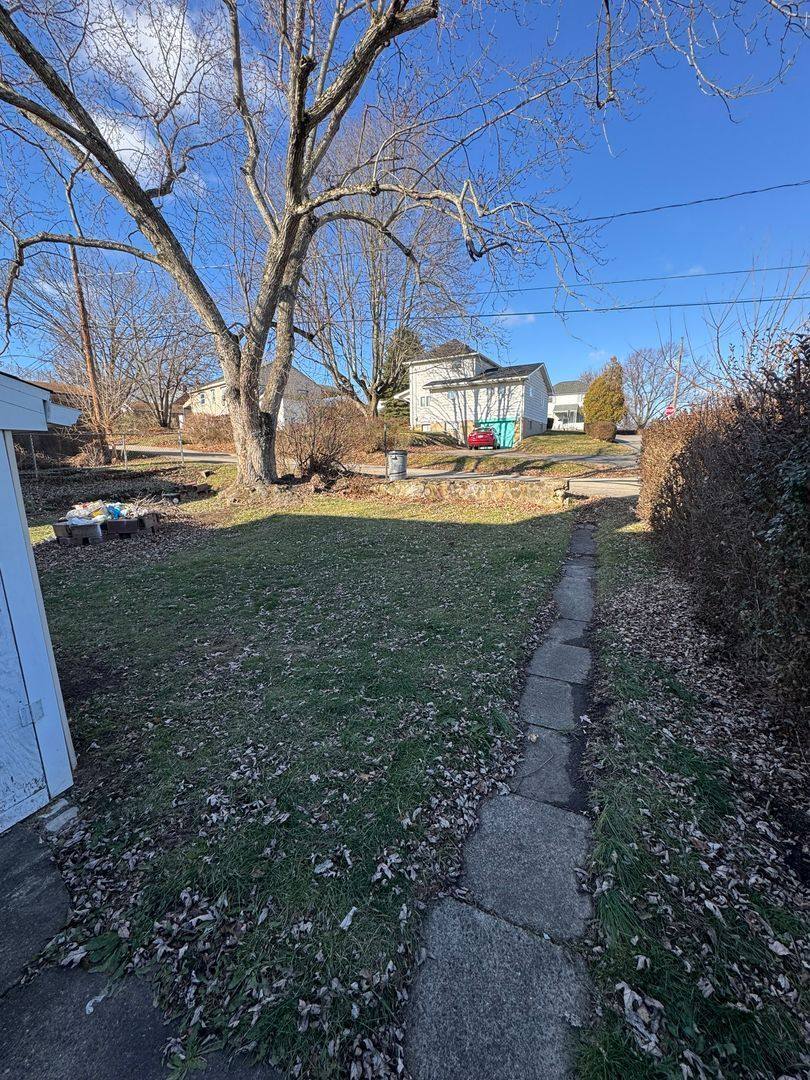 Apartment for rent at 601 Farnsworth Ave, Clairton, PA 15025