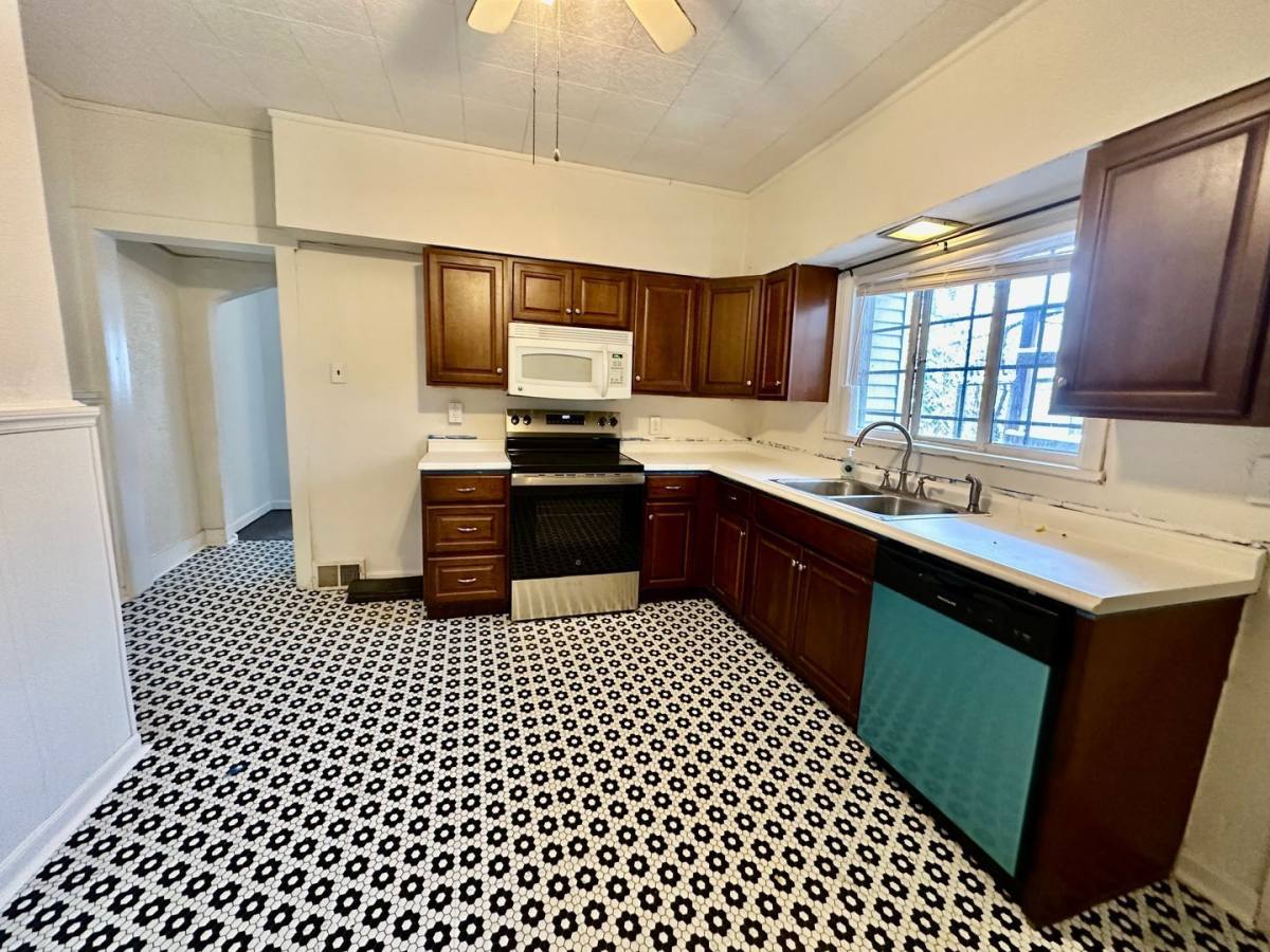 House for rent at 3016 Mary St, Pittsburgh, PA 15203