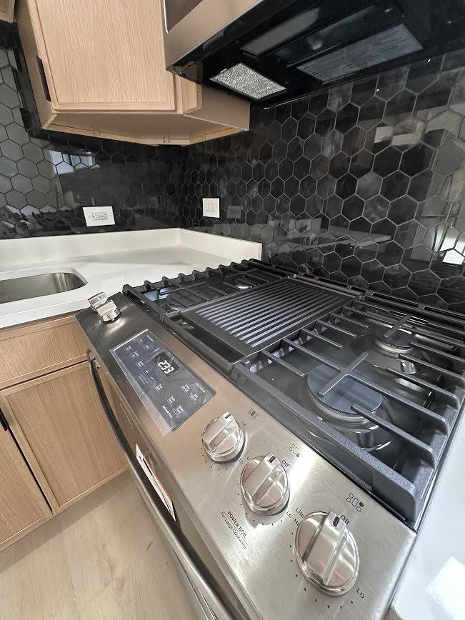 Apartment for rent at 944 N Damen Ave, Chicago, IL 60622