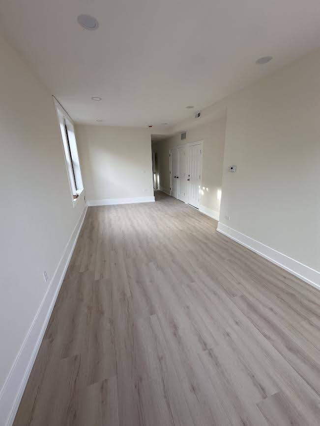 Apartment for rent at 944 N Damen Ave, Chicago, IL 60622