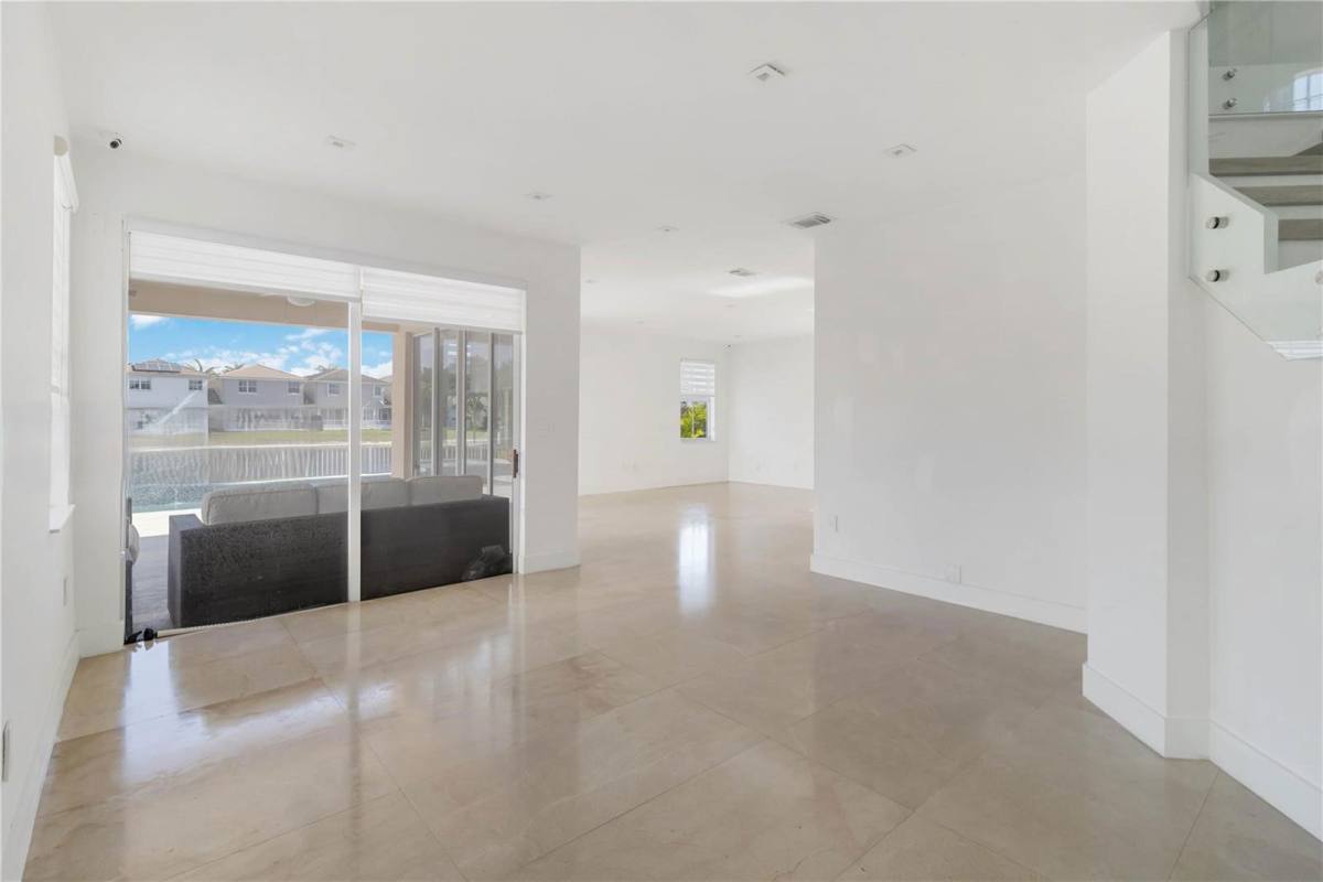House for rent at 8551 NW 110th Ave, Miami, FL 33178