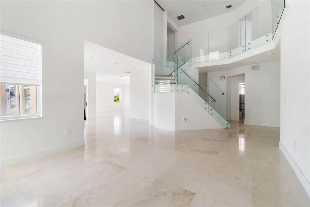 House for rent at 8551 NW 110th Ave, Miami, FL 33178