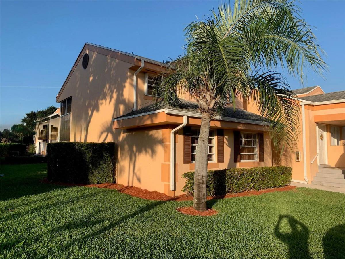 Apartment for rent at 2601 SE 19th Court, Homestead, FL 33035