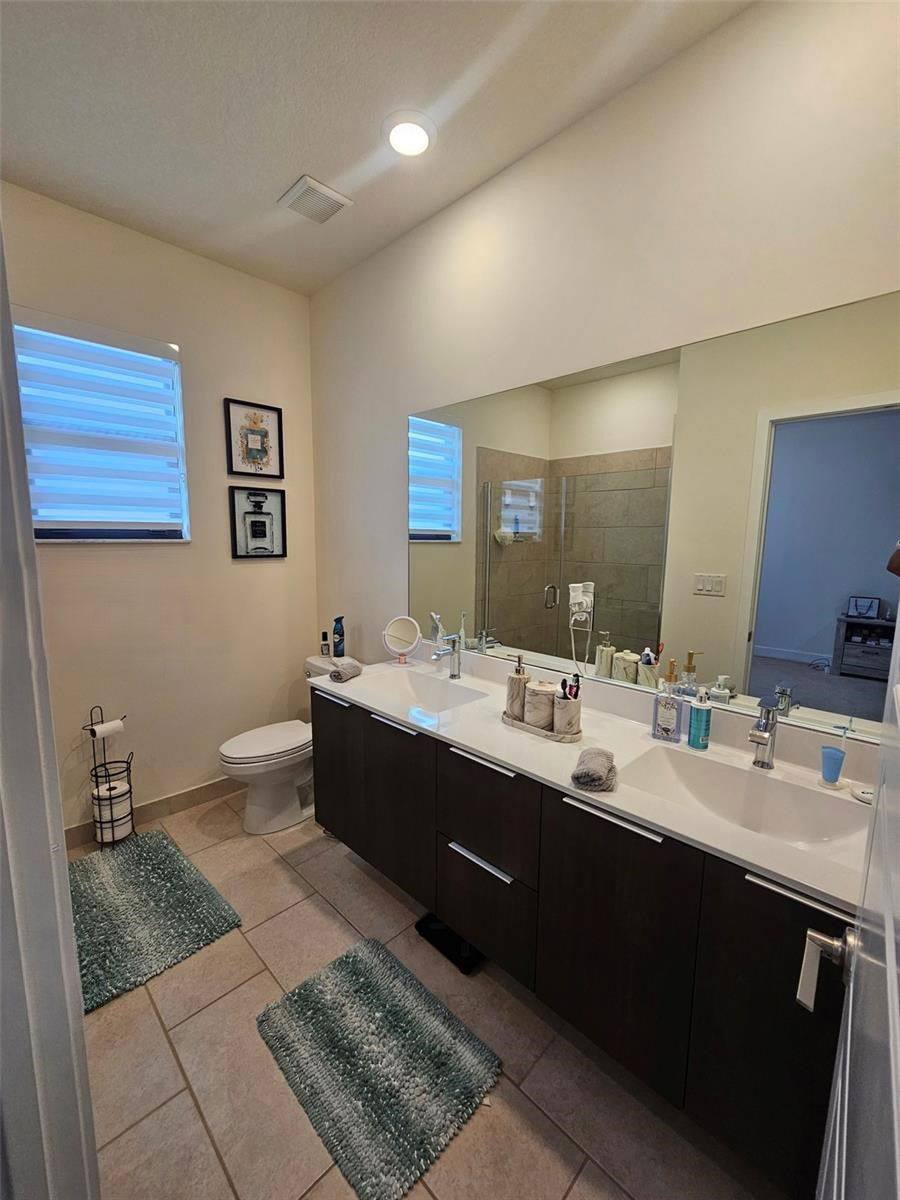 Townhouse for rent at 15816 NW 91st Ave, Hialeah, FL 33016