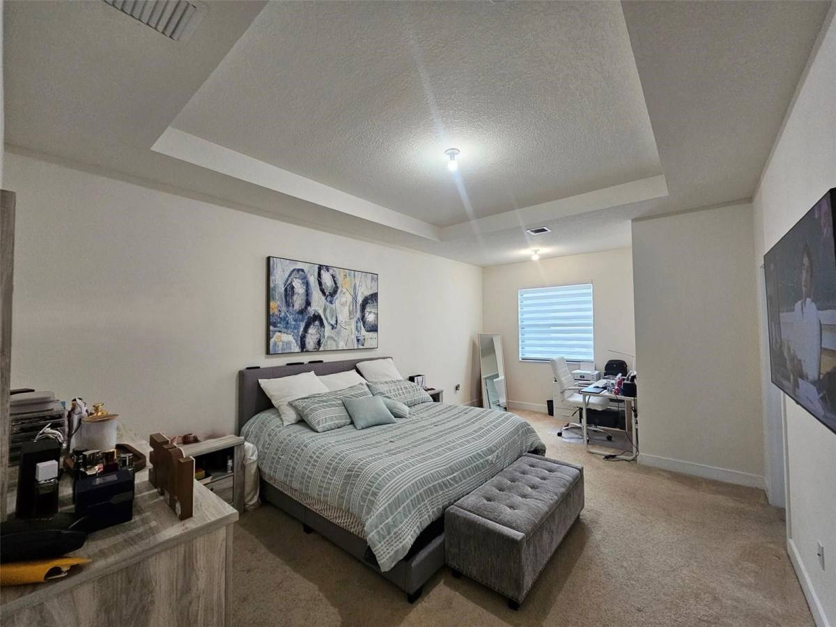 Townhouse for rent at 15816 NW 91st Ave, Hialeah, FL 33016
