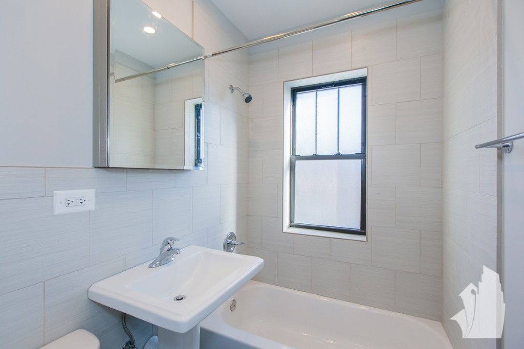Apartment for rent at 1940 W Wilson Ave #2BB, Chicago, IL 60640