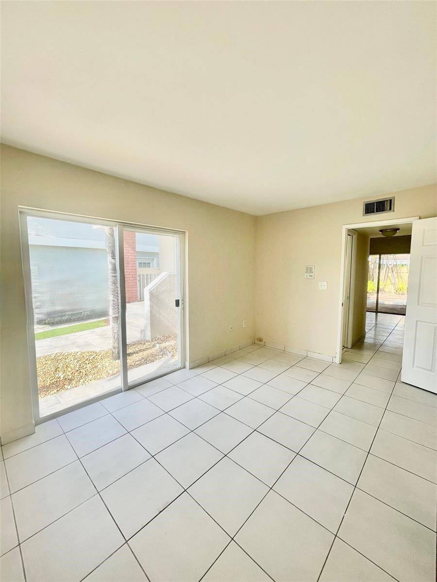 House for rent at 922 NW 106th Ave Circle, Miami, FL 33172