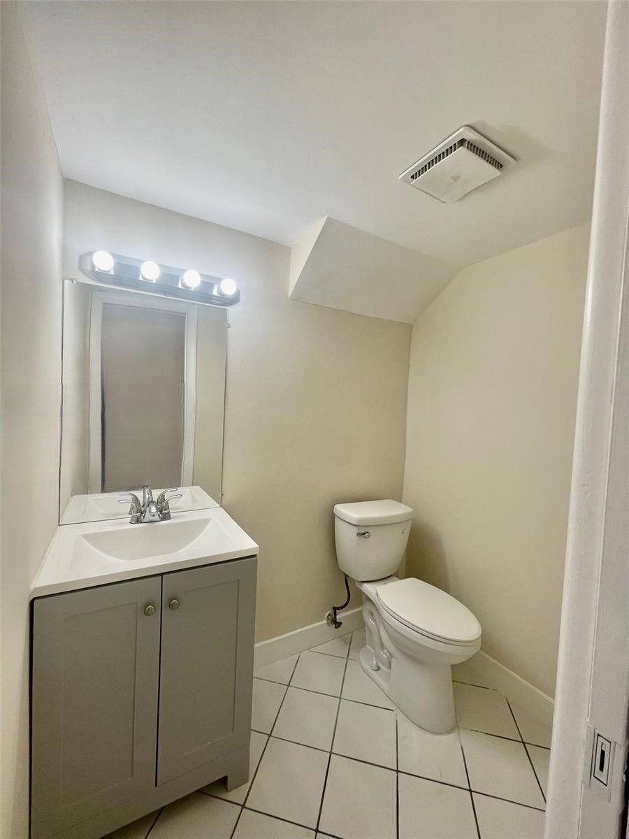 House for rent at 922 NW 106th Ave Circle, Miami, FL 33172