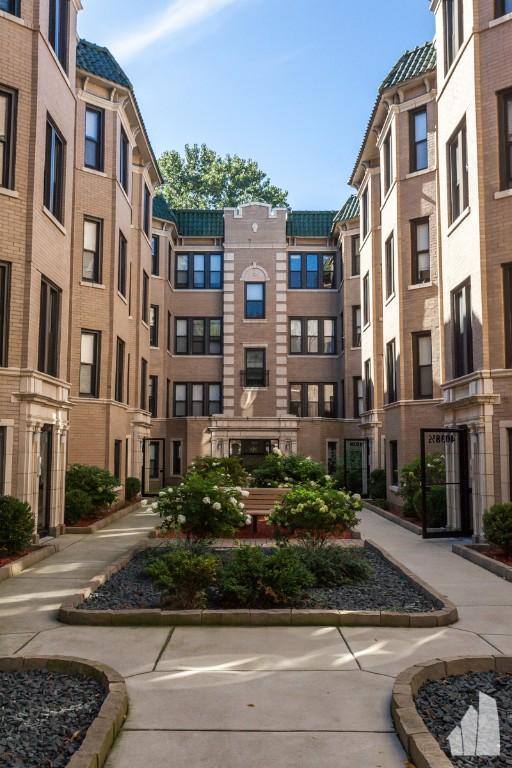 Apartment for rent at 4034 N Ashland #1E, Chicago, IL 60613