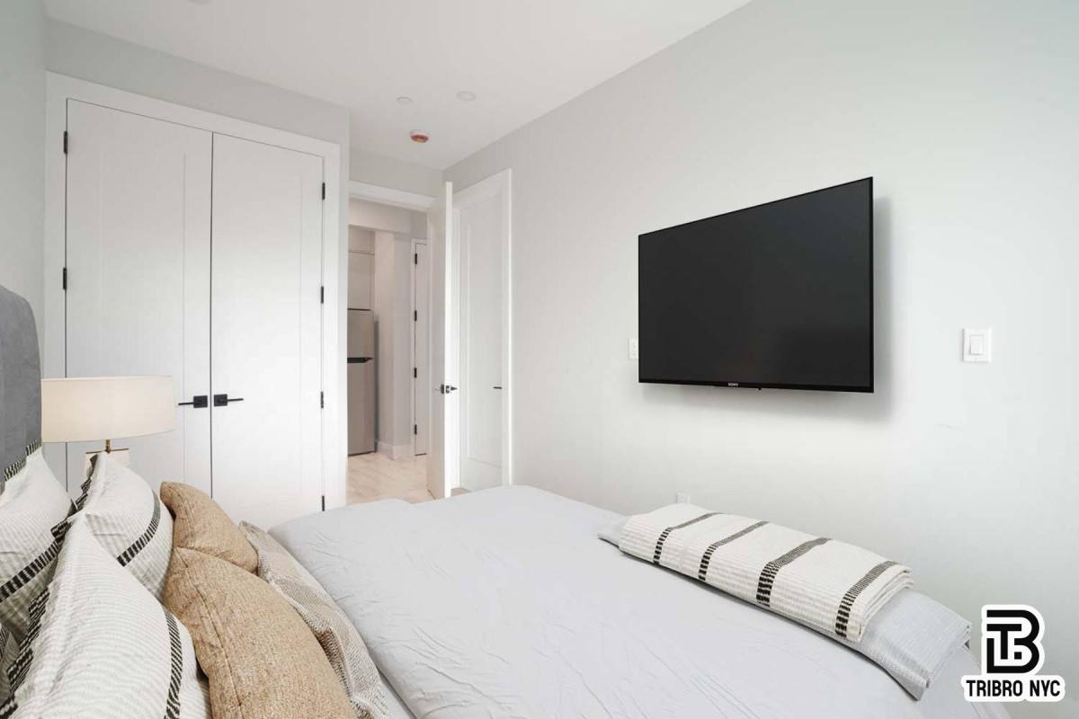 Apartment for rent at 92 Manhattan Ave, Brooklyn, NY 11206