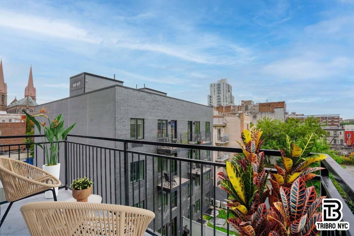 Apartment for rent at 92 Manhattan Ave, Brooklyn, NY 11206