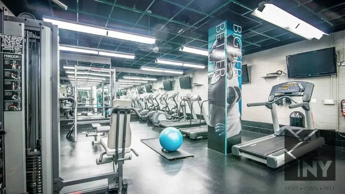 Apartment for rent at 475 9th Ave #22G, New York, NY 10018